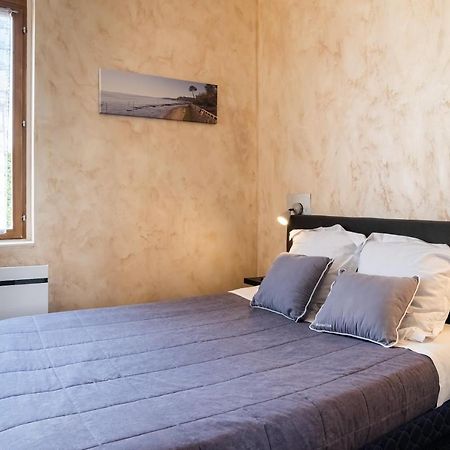 Hotel De La Gare Latresne Zewnętrze zdjęcie