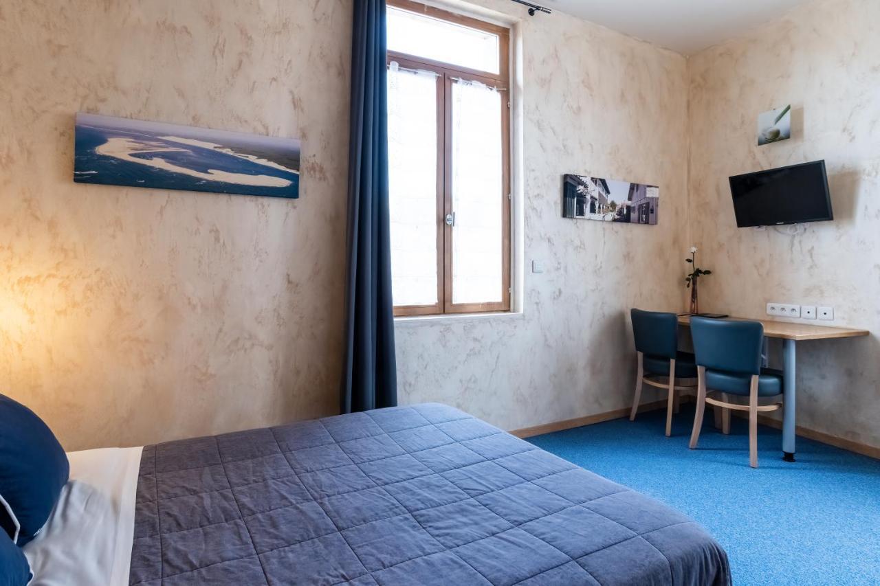 Hotel De La Gare Latresne Zewnętrze zdjęcie