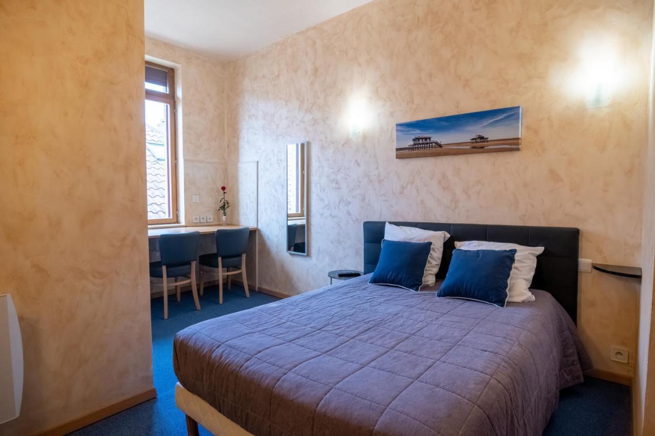 Hotel De La Gare Latresne Zewnętrze zdjęcie