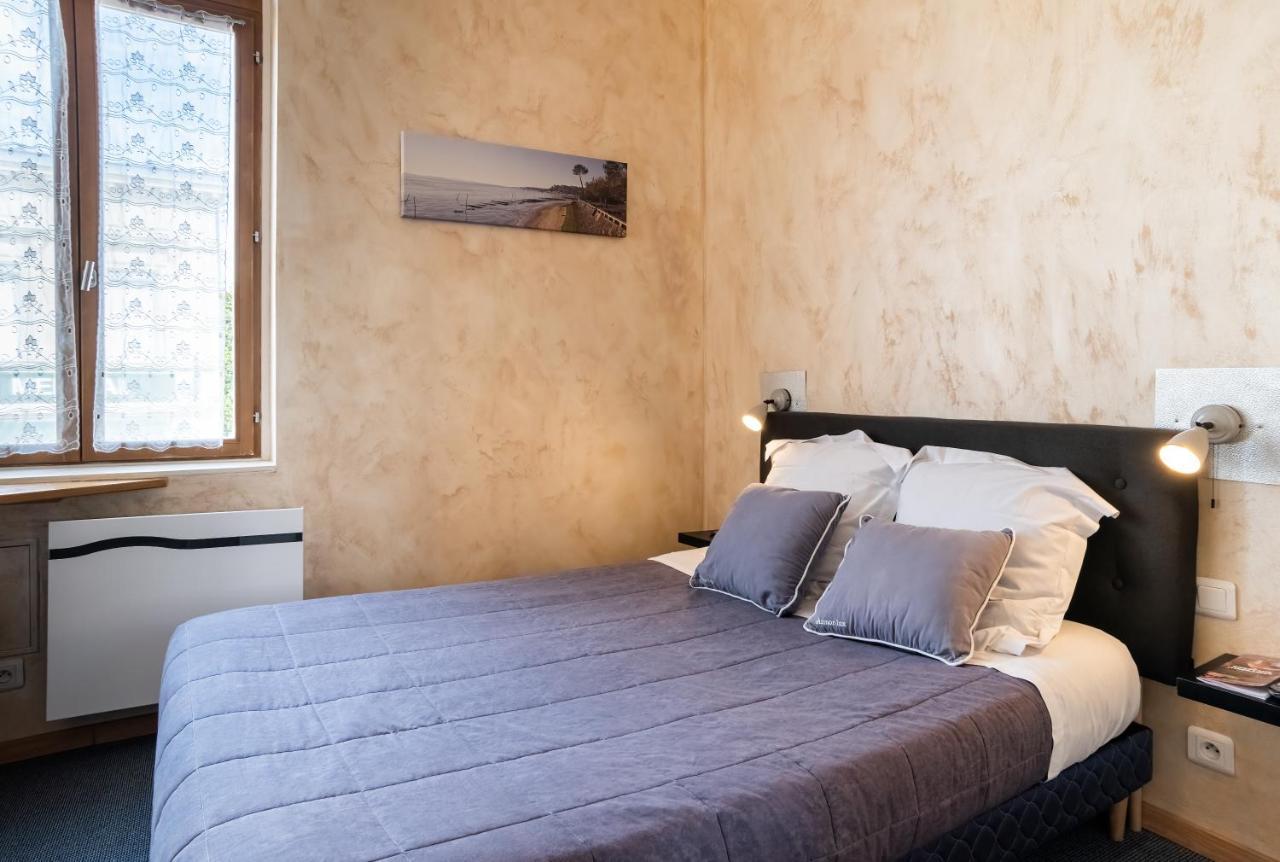 Hotel De La Gare Latresne Zewnętrze zdjęcie