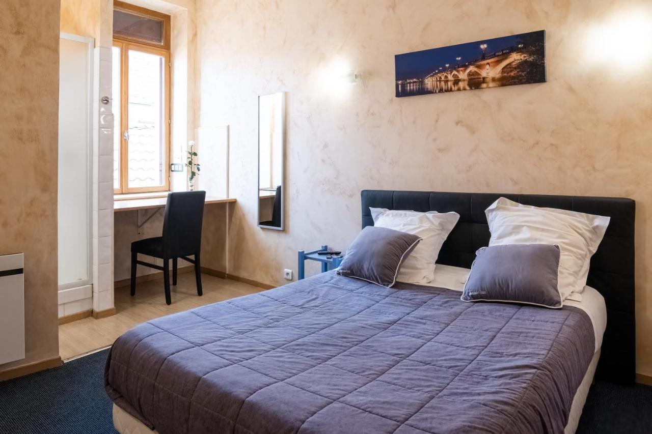 Hotel De La Gare Latresne Zewnętrze zdjęcie