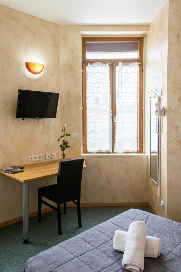 Hotel De La Gare Latresne Zewnętrze zdjęcie
